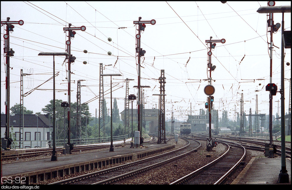 Strecken und Bahnhöfe Strecken und Bahnhöfe